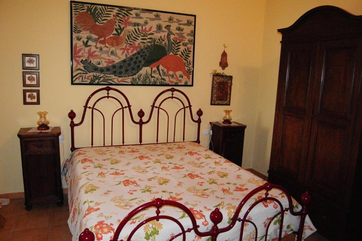 Room 6 of 11