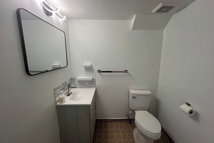 Room 53 of 70