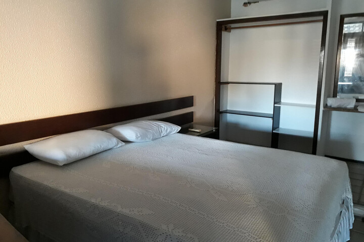 Room 17 of 80