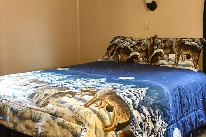 Room 8 of 77