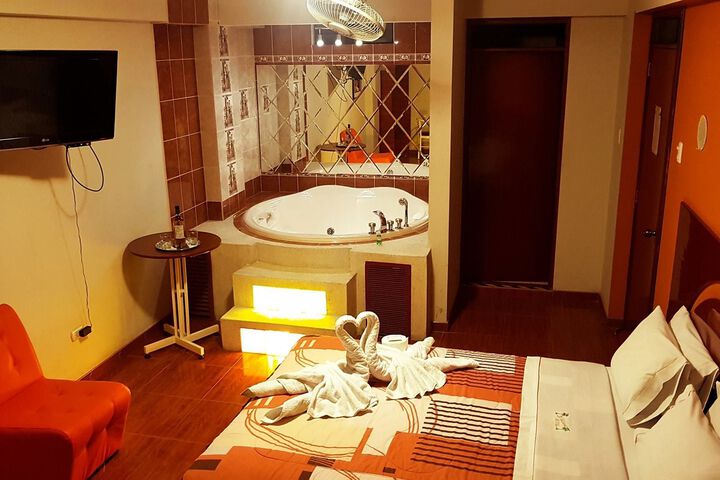 Room 4 of 6