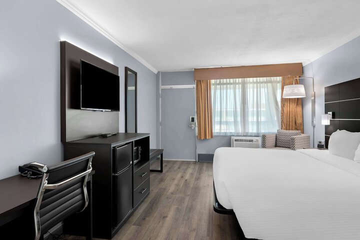 1 Queen Bed Excrm Dvd High Speed Full Breakfast (12 of 13)