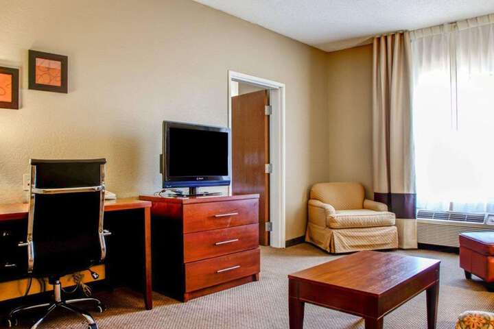 2 Queen Beds Suite (4 of 10)
