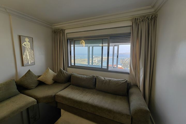 Room 215 of 404