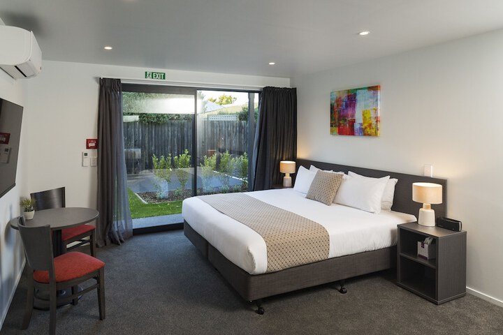 Room 3 of 81