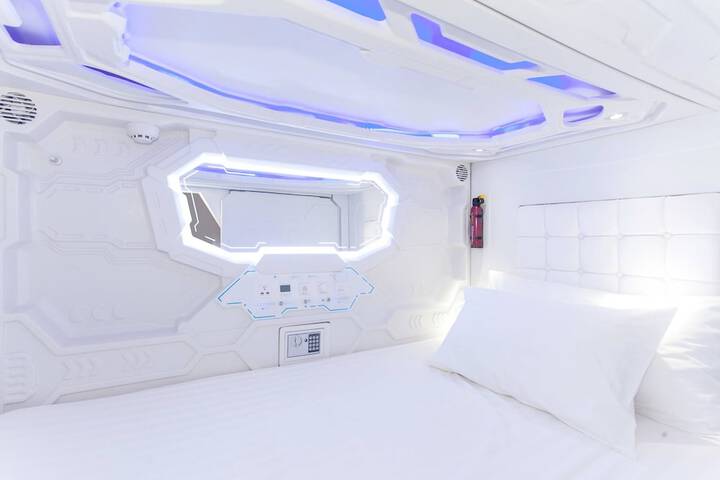 Room 4 of 19