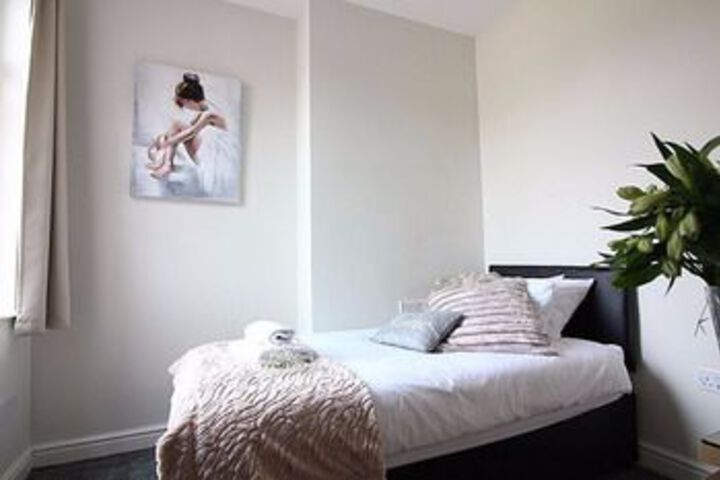 Diamond - Beechfield House Suite 4