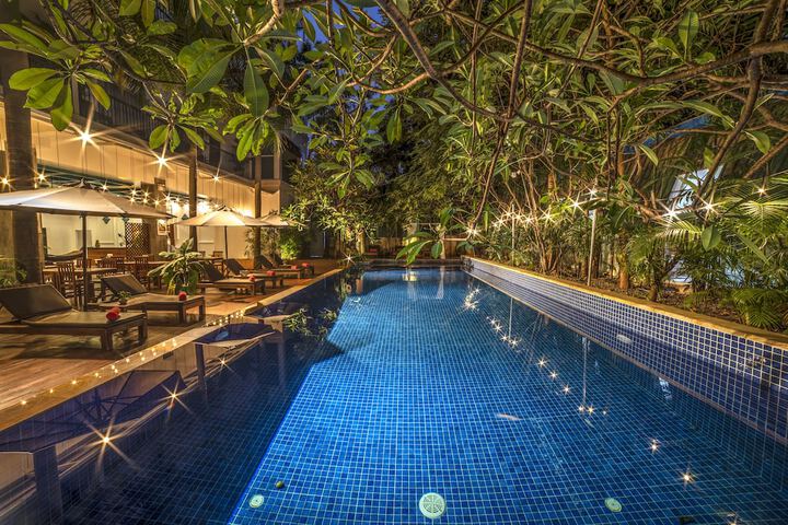 Pool 44 of 86