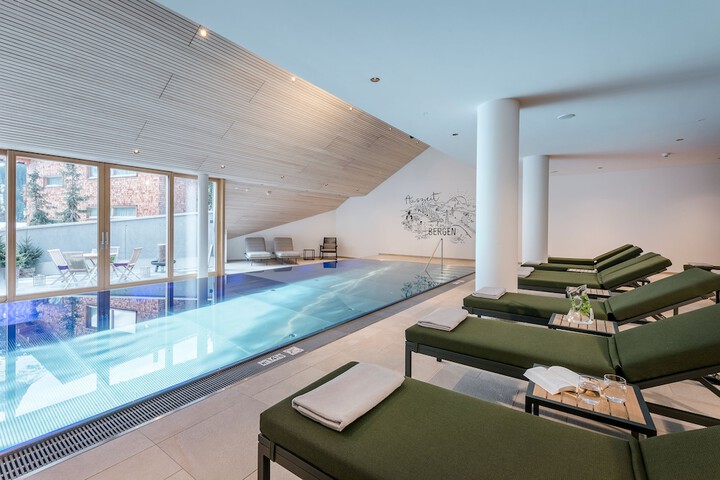 Pool 49 of 77