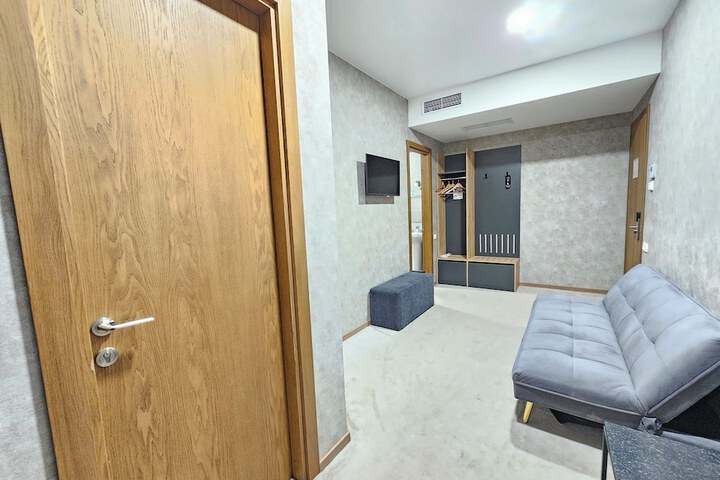 Room 35 of 70