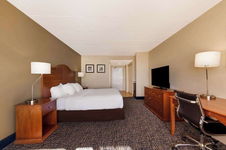 Room 11 of 65