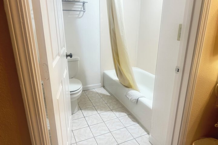 Room 33 of 35