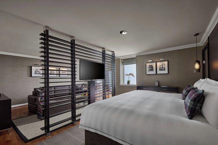 Room 18 of 114