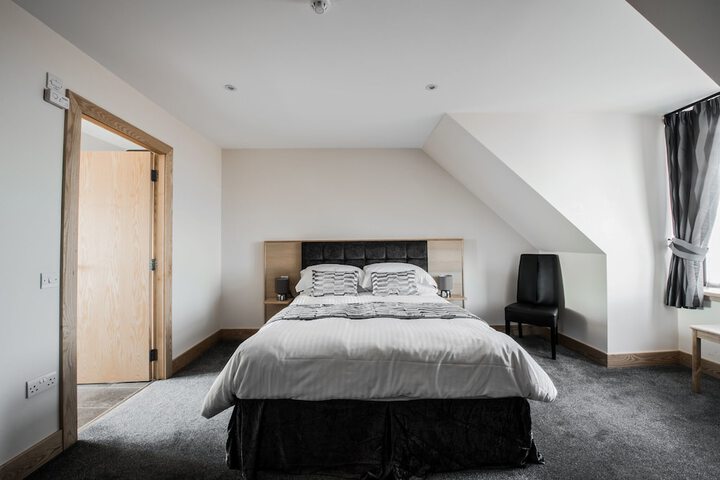 Room 4 of 34
