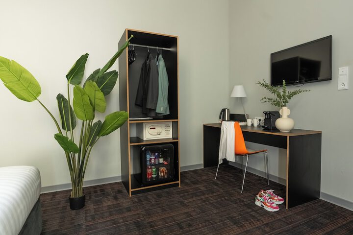 Room 38 of 60