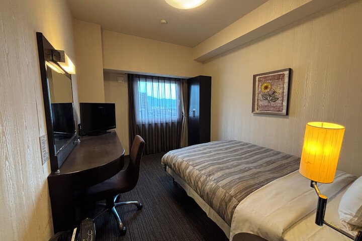 Room 9 of 26