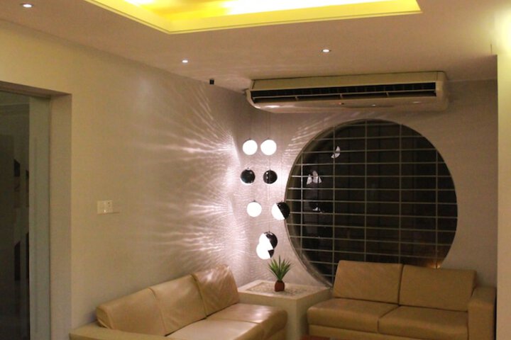 Entrance & Lobby