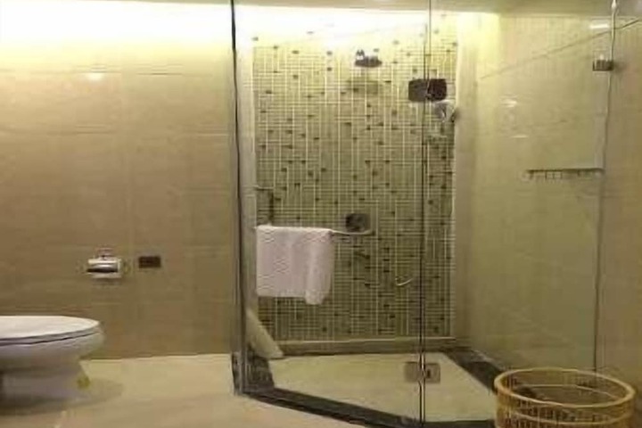 Room 15 of 29