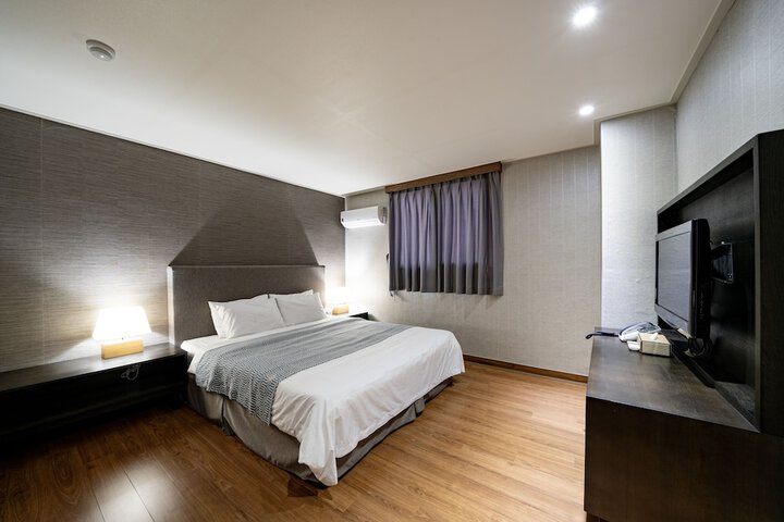 Room 67 of 119