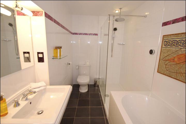 Room 7 of 22