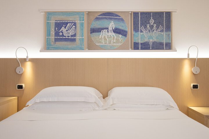 Room 26 of 166