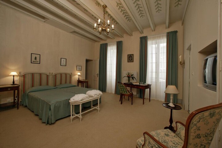 Room 10 of 43