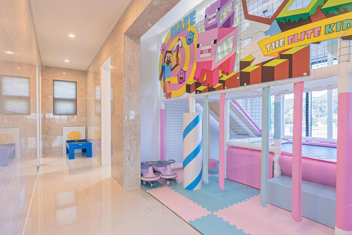 Room 150 of 188