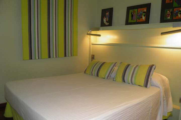 Room 13 of 40