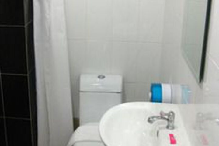 Room 5 of 25
