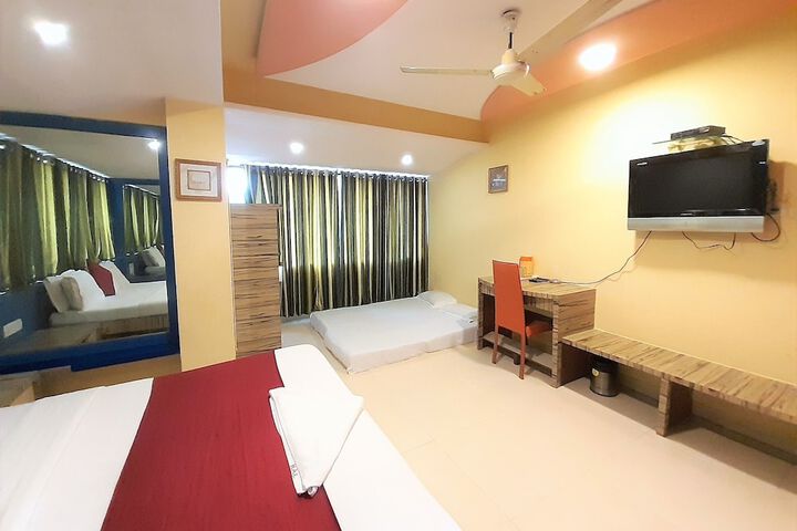Room 6 of 11