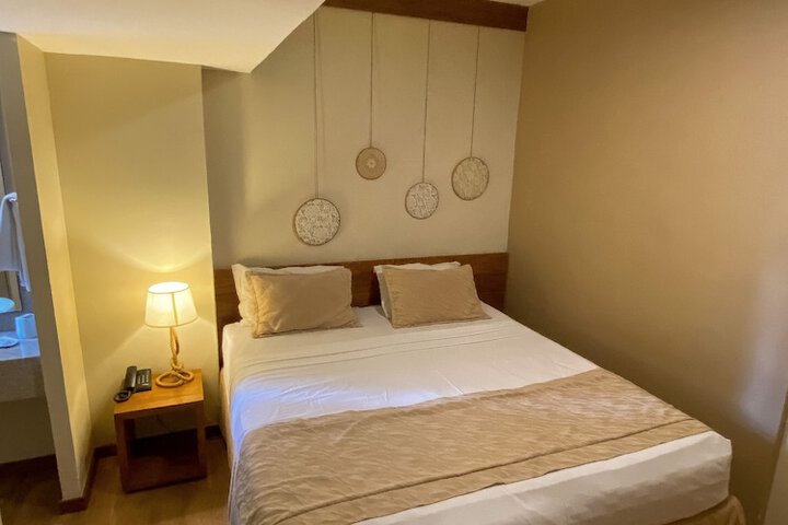 Room 13 of 25