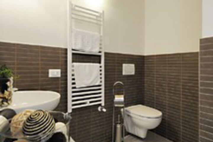 Room 4 of 35