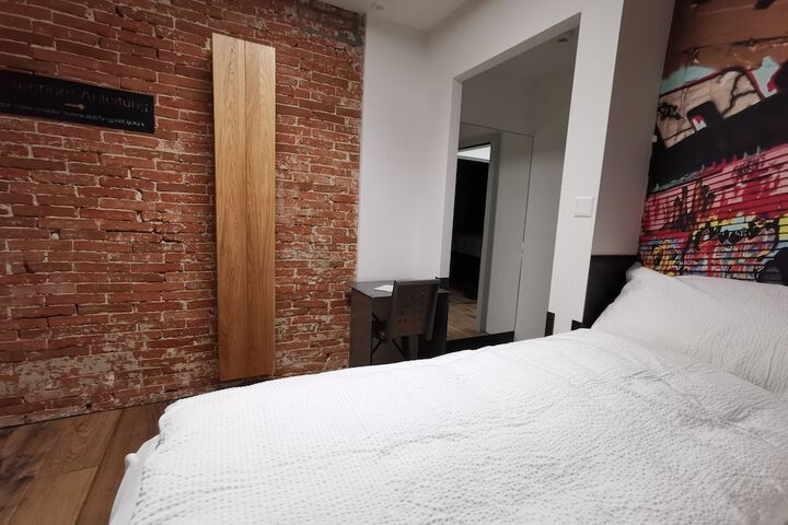 Room 73 of 111