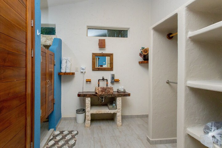 Room 26 of 104