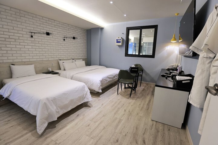 Room 38 of 93