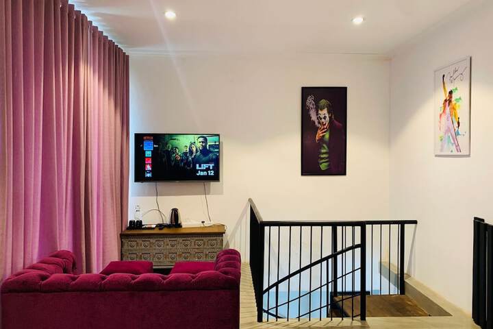 Room 7 of 27