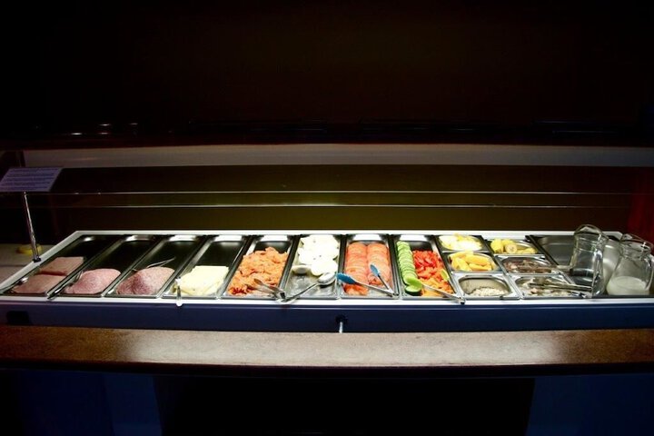 Dining 65 of 78