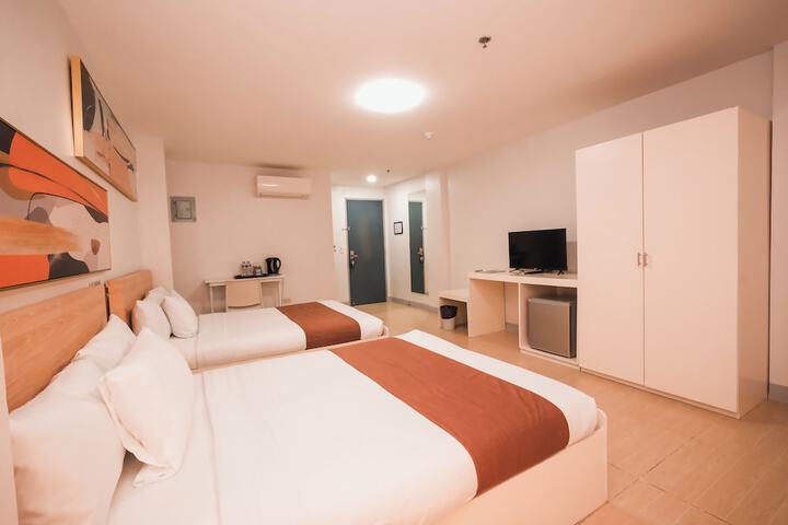Room 13 of 27
