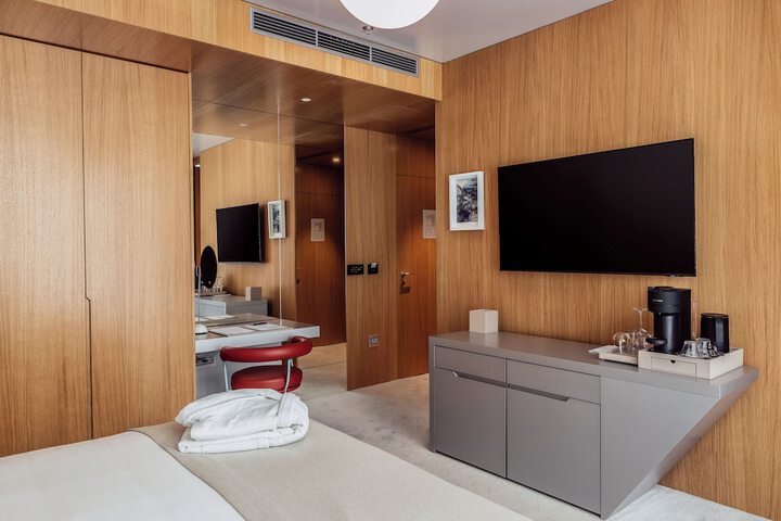 Room 11 of 26