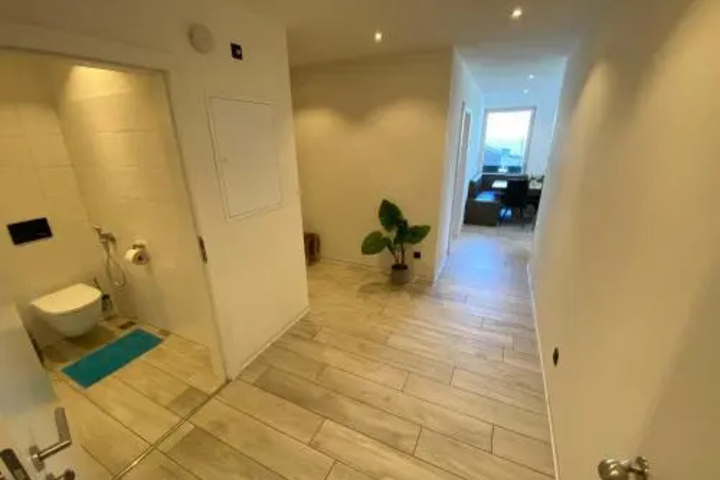 Room 10 of 19