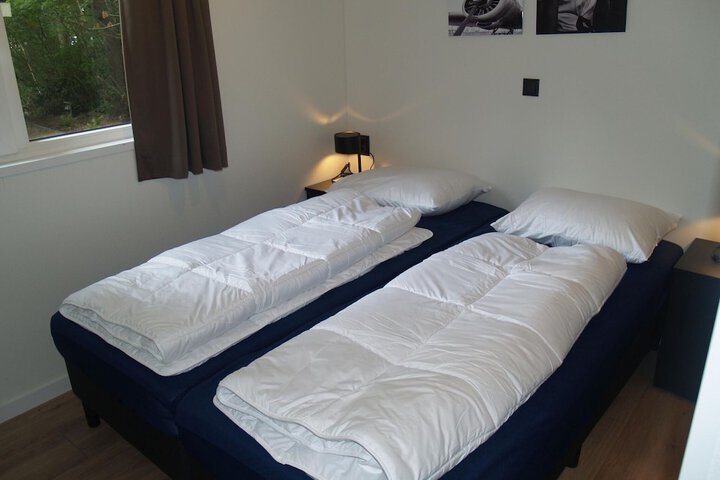 Room 3 of 40