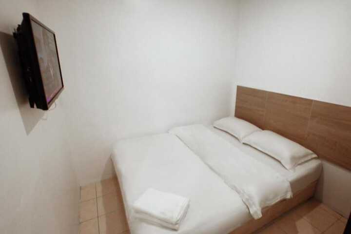 Room 8 of 27