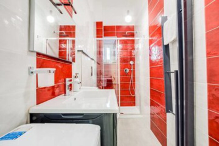 Room 3 of 21