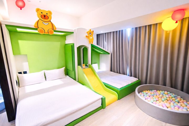 Room 32 of 104