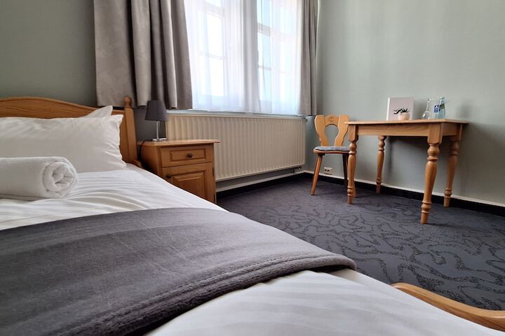 Room 12 of 23