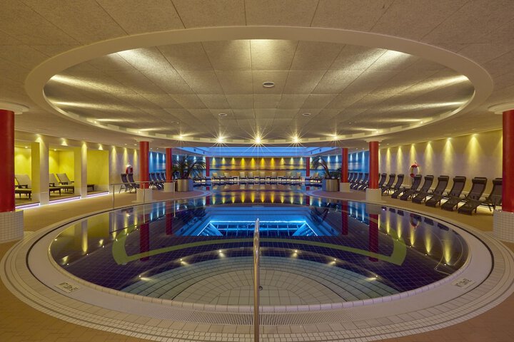 Pool 55 of 91