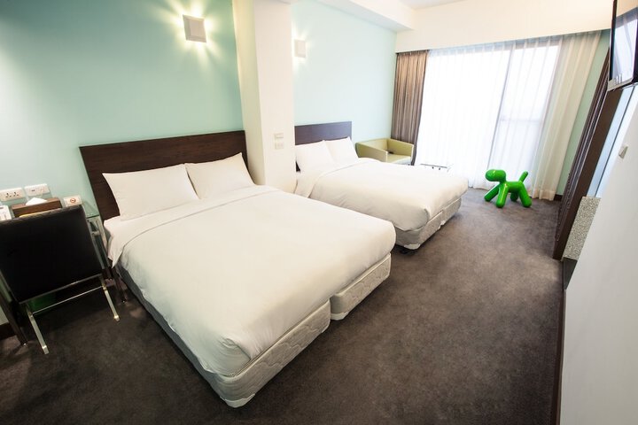 Room 10 of 85