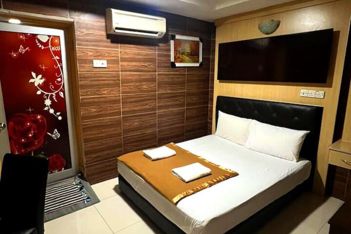 Room 16 of 25