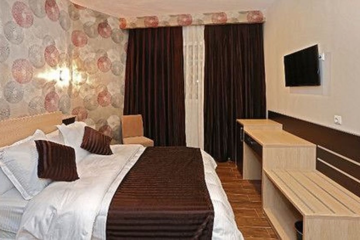 Room 5 of 19