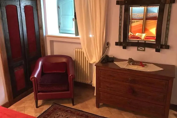 Room 2 of 21